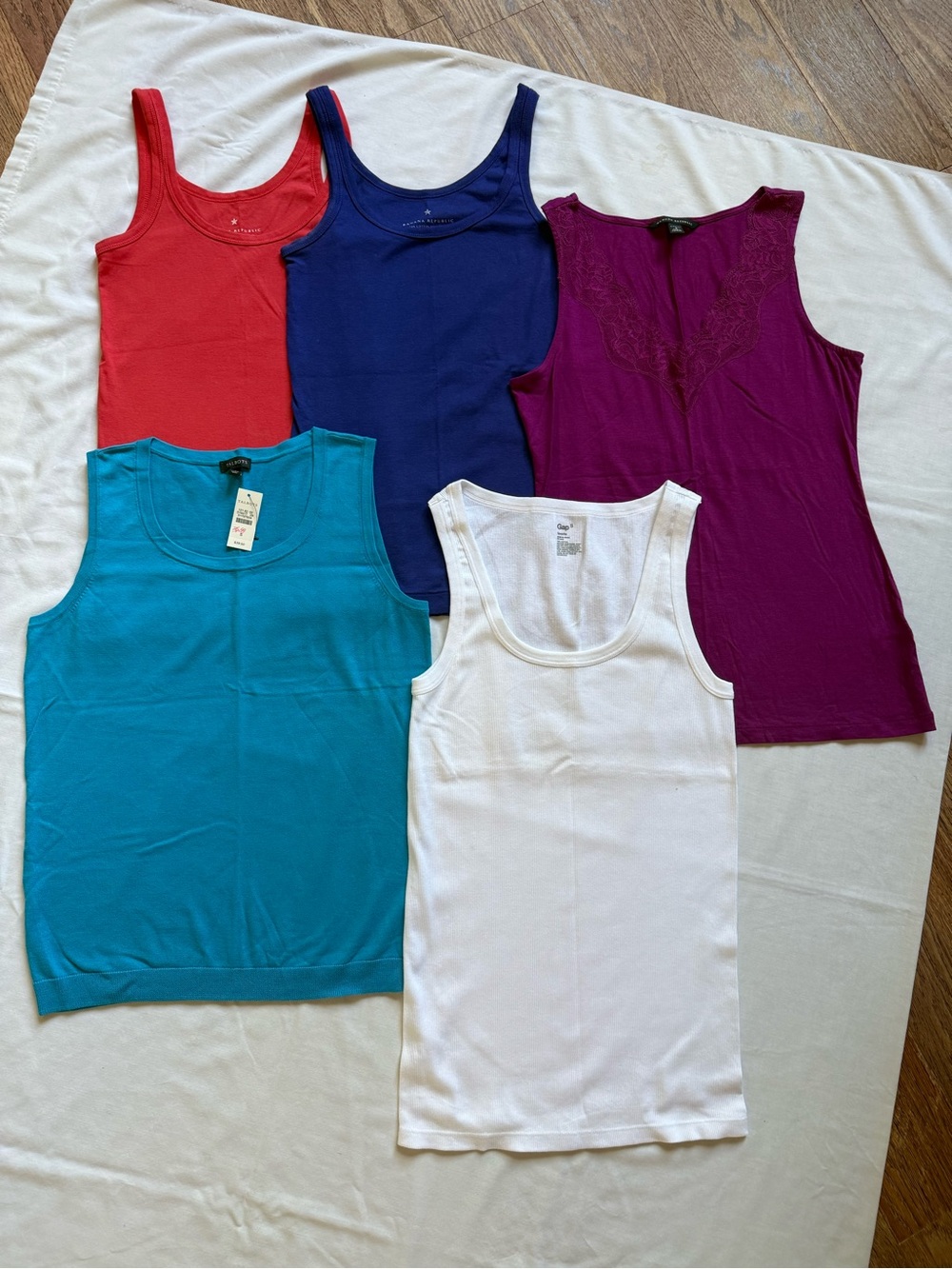 5pc Womens Size S Tank Top Bundle - Banana Republic, NWT Talbots, Gap
